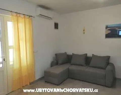 Apartman A1, Dnevni boravak