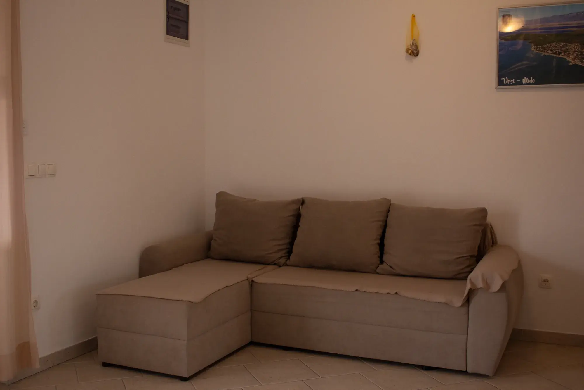 Apartman A2, Dnevni boravak